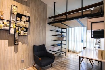 The M @ Medini Macrolink