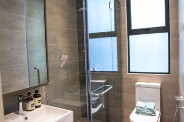 The M @ Medini Macrolink