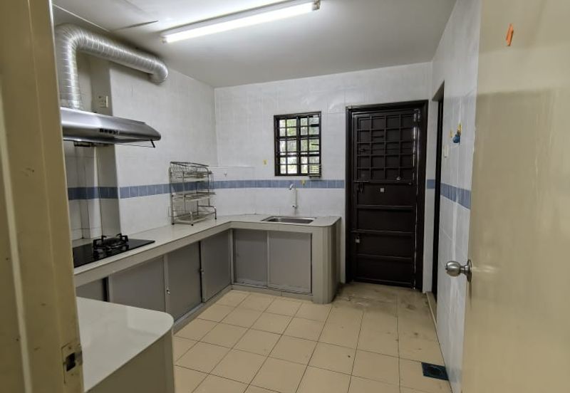 SL 13, Bandar Sungai Long