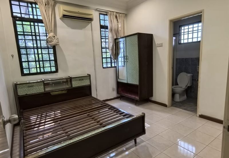 SL 13, Bandar Sungai Long