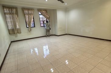 SL 13, Bandar Sungai Long