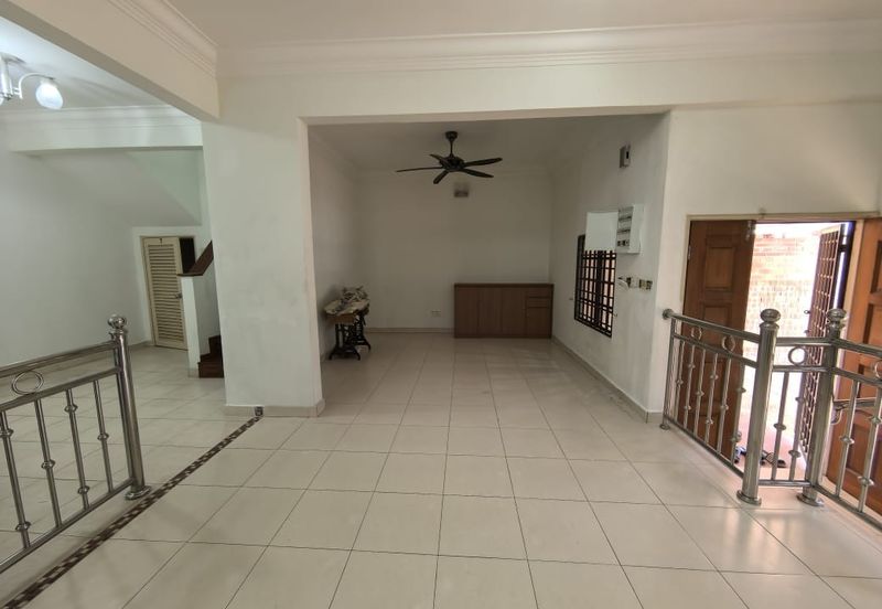 SL 13, Bandar Sungai Long