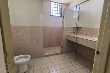 SL 13, Bandar Sungai Long