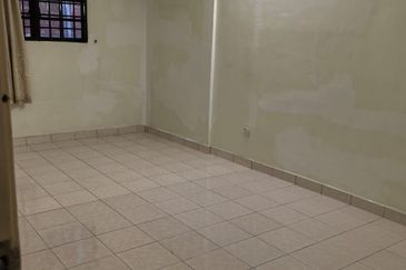 SL 13, Bandar Sungai Long