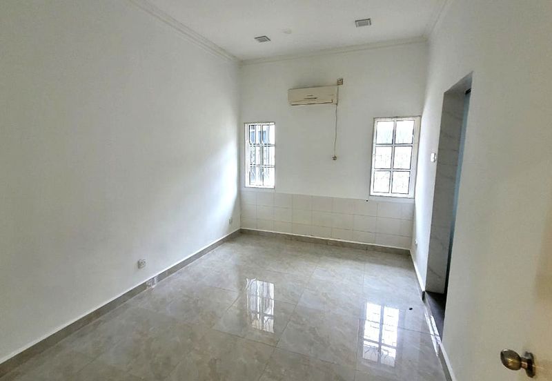 Jalan Tempinis Kanan