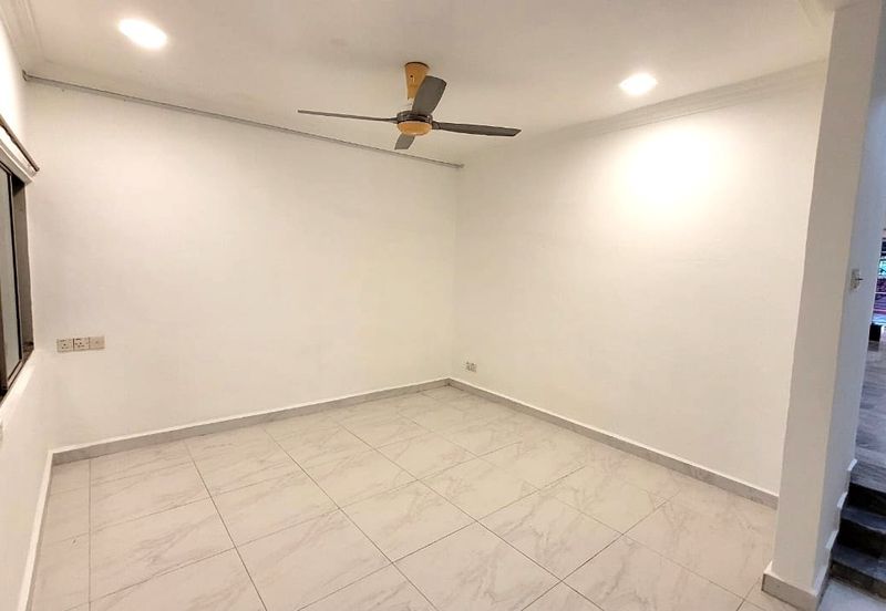 Jalan Tempinis Kanan