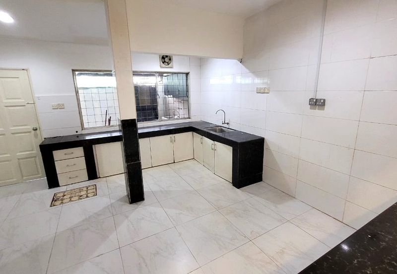 Jalan Tempinis Kanan