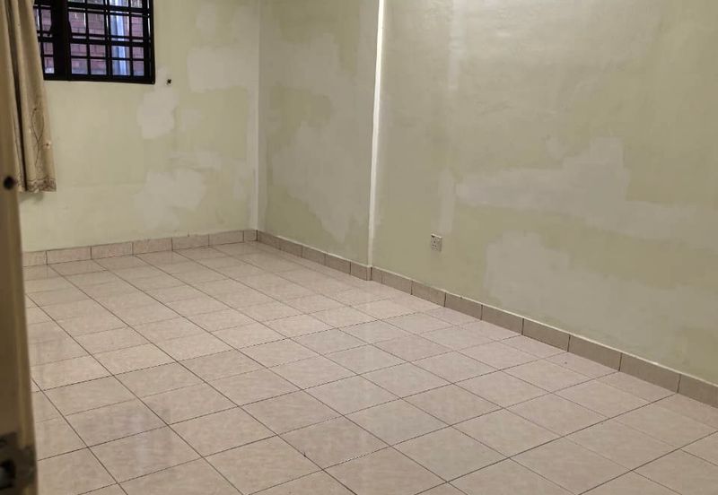 SL 13, Bandar Sungai Long