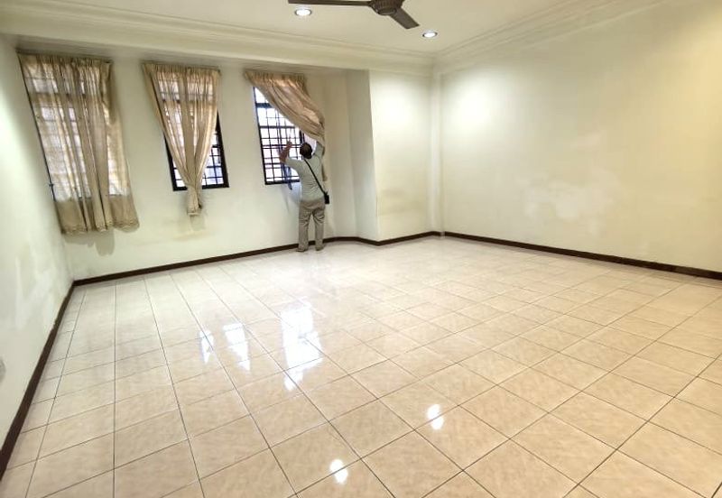 SL 13, Bandar Sungai Long