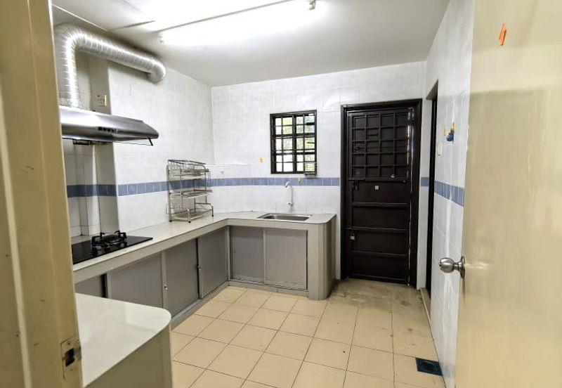 SL 13, Bandar Sungai Long