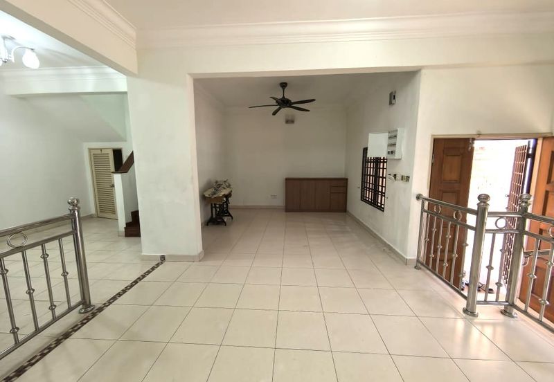 SL 13, Bandar Sungai Long