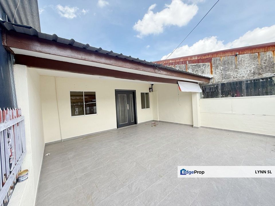 Single Storey Home @ Taman Ungku Tun Aminah, Skudai | For Sale | Low Cost | Fully Renovated Condition, Johor, Skudai
