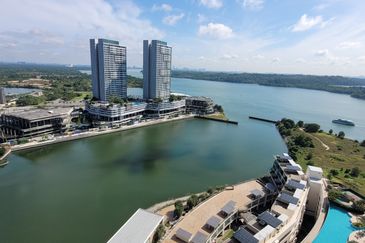 Puteri Cove Residences