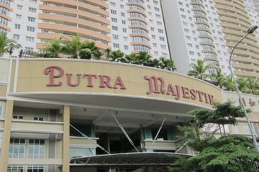 Putra Majestik