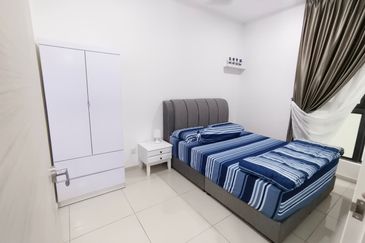 The M @ Medini Macrolink