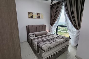 The M @ Medini Macrolink