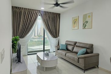 The M @ Medini Macrolink