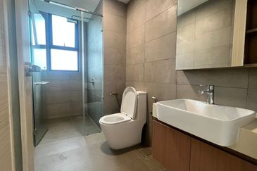 The M @ Medini Macrolink