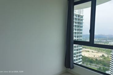 The M @ Medini Macrolink