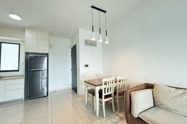 The M @ Medini Macrolink