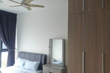 The M @ Medini Macrolink