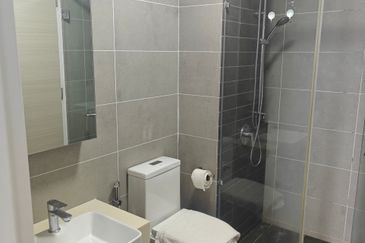 The M @ Medini Macrolink