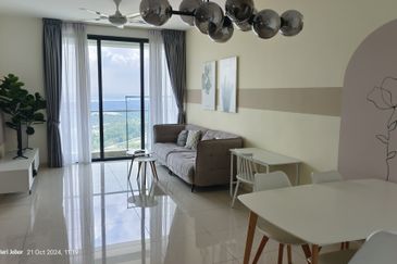 The M @ Medini Macrolink