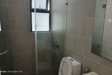 The M @ Medini Macrolink