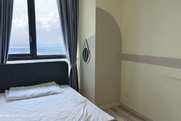 The M @ Medini Macrolink