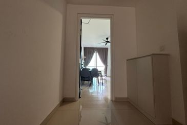 The M @ Medini Macrolink