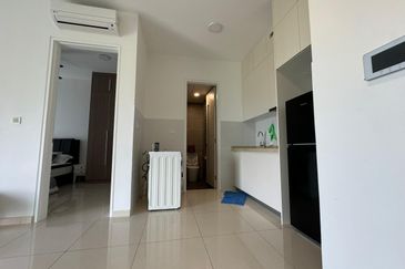 The M @ Medini Macrolink