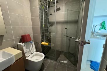 The M @ Medini Macrolink