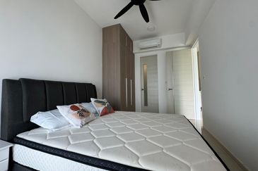 The M @ Medini Macrolink