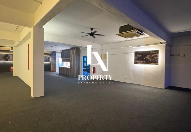 Oakland Commercial Centre