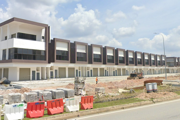 S2 IKON CENTRIO BRAND NEW SHOP GROUND FLOOR RENTAL 4K ONLY