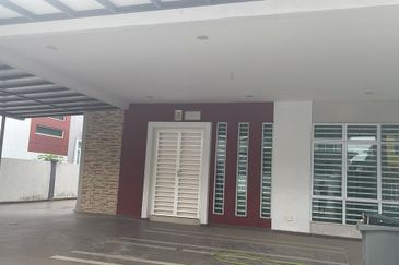 Senawang Perdana bungalow for rent