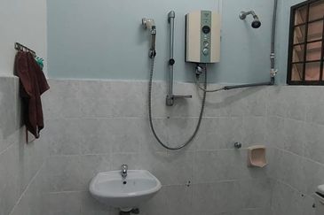 Garden Home Seremban 2  3Bed 2Bath for RENT