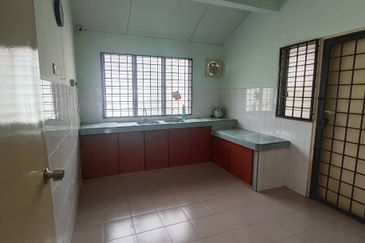 Garden Home Seremban 2  3Bed 2Bath for RENT