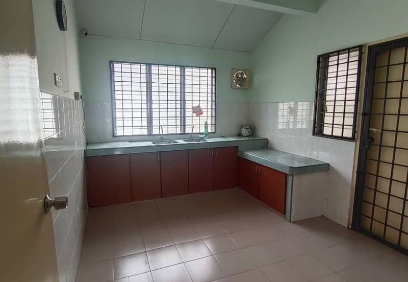 Garden Home Seremban 2  3Bed 2Bath for RENT