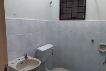 Garden Home Seremban 2  3Bed 2Bath for RENT