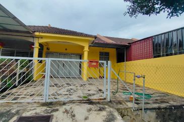 Garden Home Seremban 2  3Bed 2Bath for RENT
