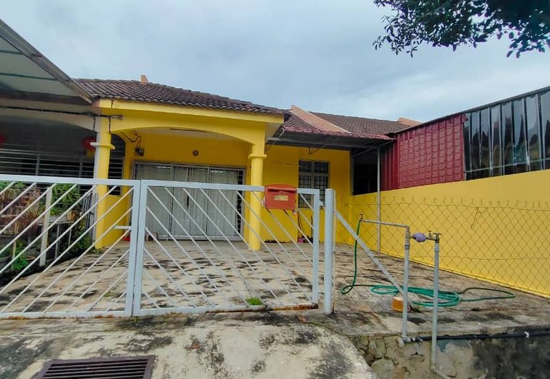 Garden Home Seremban 2  3Bed 2Bath for RENT