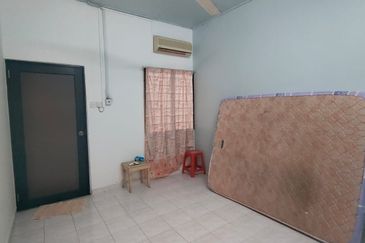 Garden Home Seremban 2  3Bed 2Bath for RENT