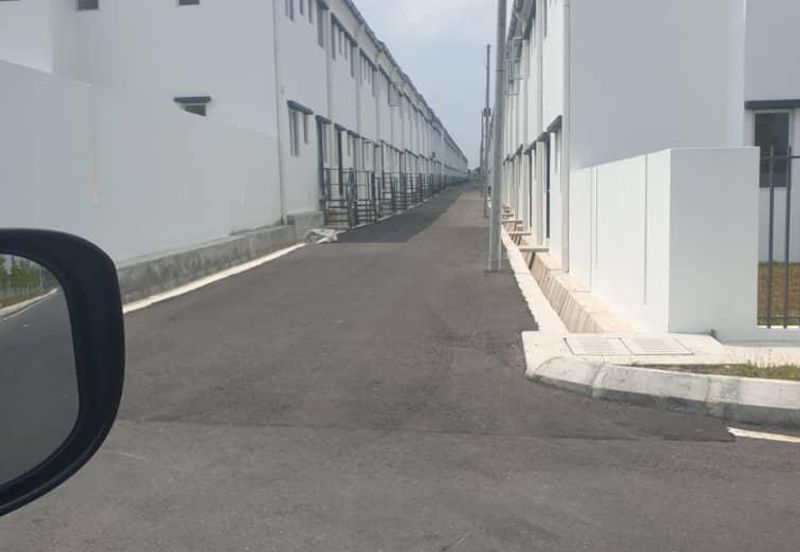 Iringan Bayu@Pastura Double-Storey House