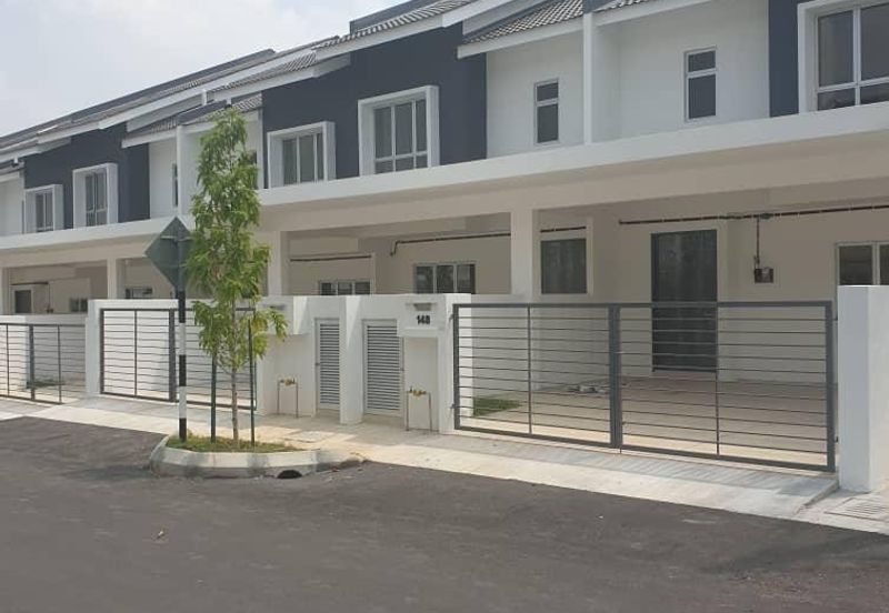Iringan Bayu@Pastura Double-Storey House