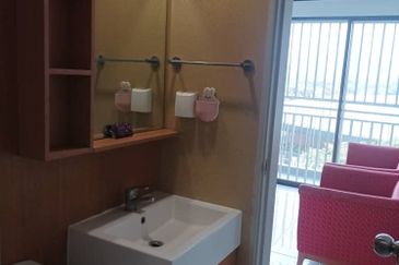 Lili residensi 3Bed 2Bath fully furnishedd for rent