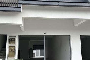 Ikon@Centrio S2 Upper Floor Shoplot For Rent