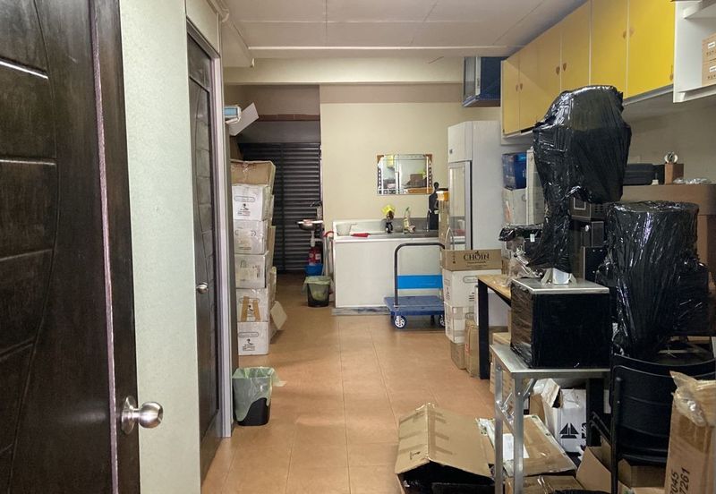 Pusat Komersial Oakland Ground floor shoplot for rent