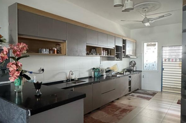 Suriaman 3 Sendayan fully furnished for rent