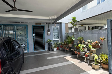 Suriaman 3 Sendayan fully furnished for rent